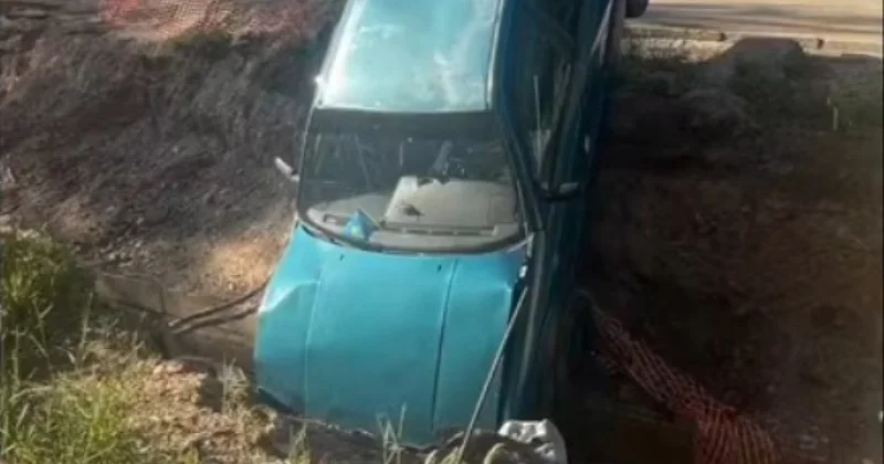 Автомобиль провалился в траншею в Степногорске: в акимате назвали причину (ВИДЕО)
