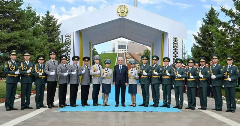 В Астане прошло награждение лейтенантов