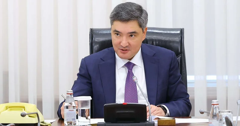 Олжас Бектенов поручил усилить контроль за рынком ГСМ
