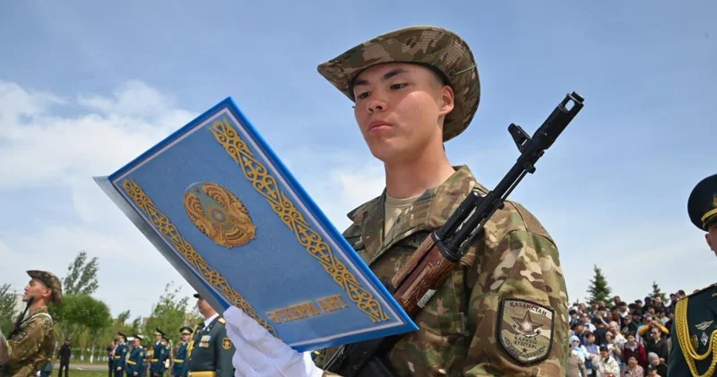 Жиырма бір мың жас сапқа тұрды
