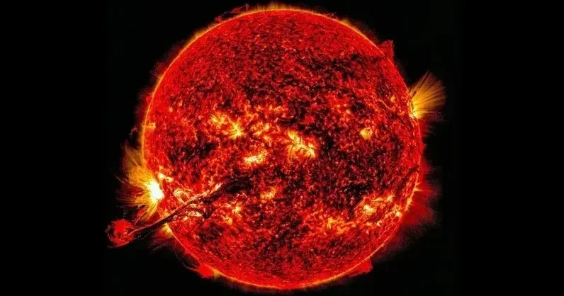 Жер бетінде қатты магниттік дауыл жүріп жатыр