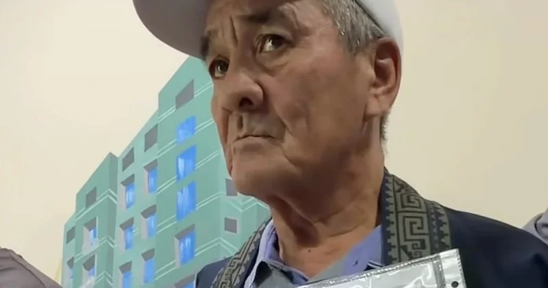 Ақтөбелік кәсіпкер 33 жыл жылқы баққан Рахат Сәрсеновке пәтер сыйлады