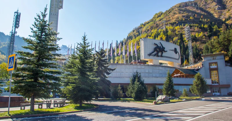Медеуде мұз, трибуналар мен киім ауыстыратын бөлмелер жаңартылады жобаның егжей тегжейі