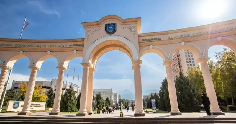 Список обладателей образовательных грантов опубликуют до 10 августа. Где его искать?