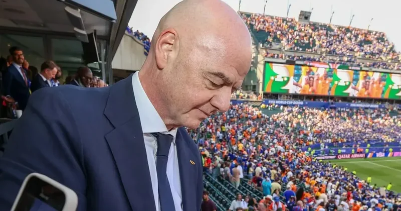 Жетекші футбол қауымдастықтары FIFA президентінің мерзімінен бұрын қызметтен кетуін талап етуде