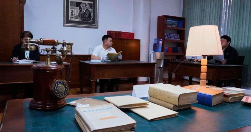 Слухи о закрытии кабинета Мухтара Ауэзова опровергли в Нацбиблиотеке