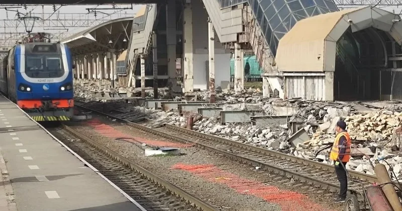 Бомба тасталған секілді : Алматы 1 вокзалының жағдайы тұрғындарды алаңдатты