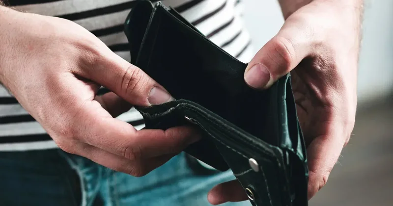 Сколько работников в Казахстане получают меньше 150 тысяч тенге в месяц