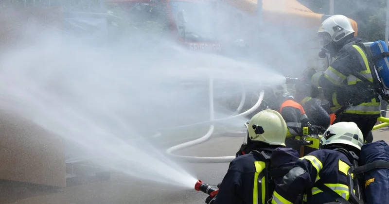 Колеса бензовоза загорелись на АЗС в Атырауской области