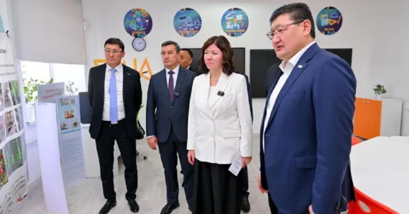 Скандал в Аягозе: открытие школы с участием акима и министра спровоцировало конфликт