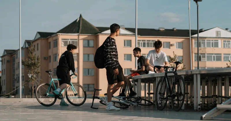 Детям до 16 лет запретят сидеть в соцсетях в Казахстане