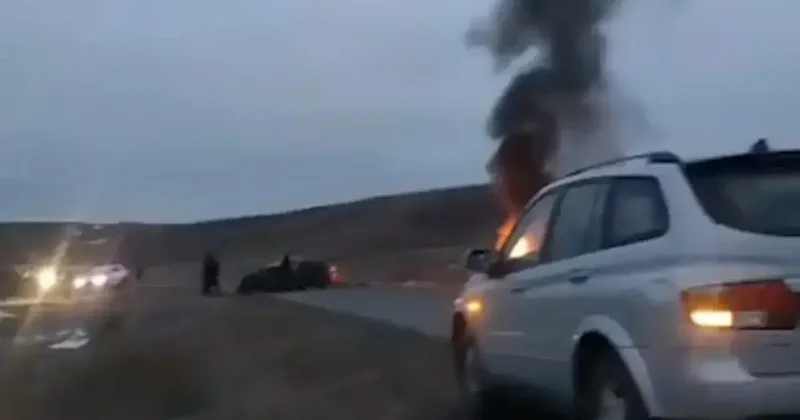 Авто загорелось после столкновения: один человек погиб и двое пострадали в аварии в Карагандинской области