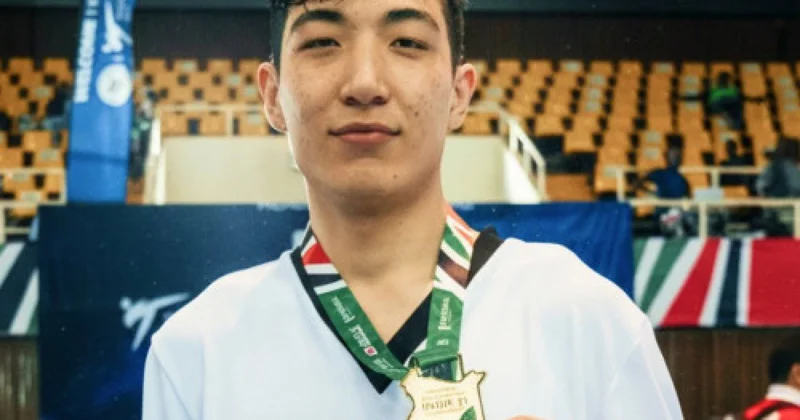 Тұңғыш әлем чемпионы: Таэквондошы Бейбарыс Қабылан жеңіске қалай жетті