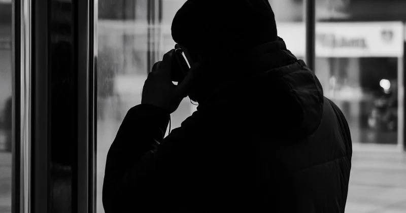 Мошенники пугали семейчанку штрафом и лишением свободы