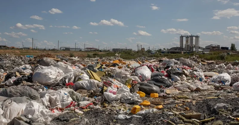 Олжас Бектенов поручил акиматам до конца года устранить стихийные свалки