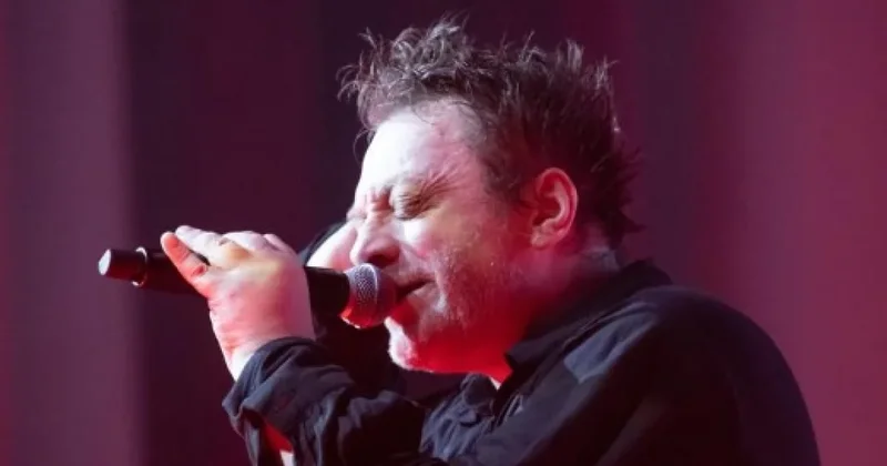 Скандал в Алматы: солист Агаты Кристи вышел на сцену пьяным