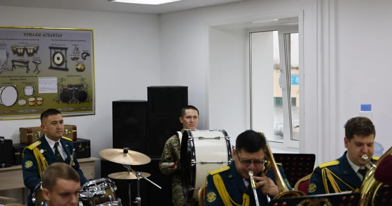 Әскерде Әли Әлімжанның әсем әні әуеледі