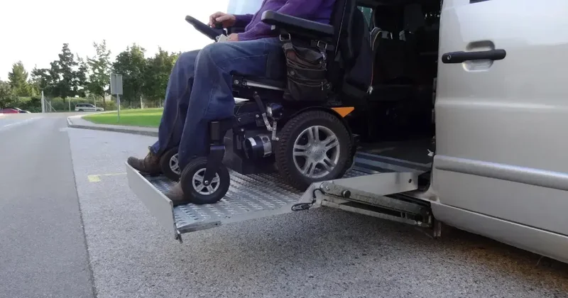 Работу инватакси сделали круглосуточной в Алматы после вмешательства прокуратуры