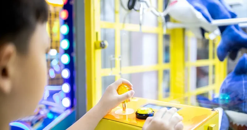 "Риск зависимости". Депутат предложил ввести возрастные ограничения на игровые автоматы "хватайки"