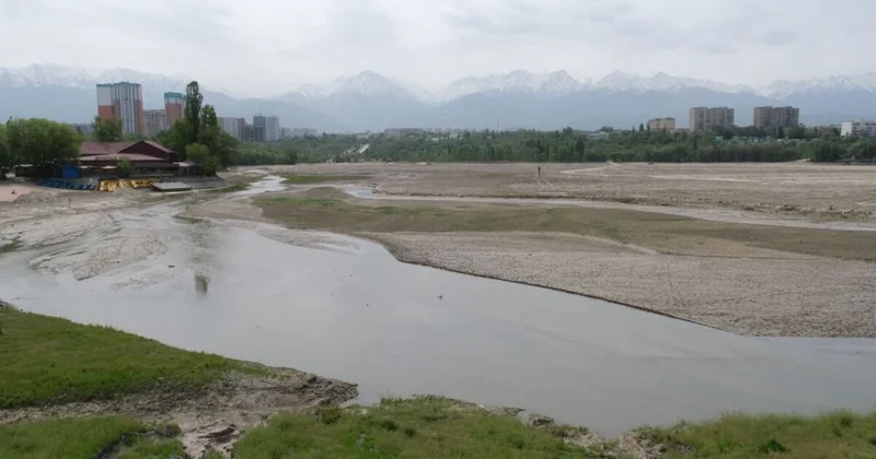 Куда пропали понтонные мосты с озера Сайран, рассказали в акимате Алматы