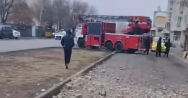 Опасно ходить : жители еще одной многоэтажки в Астане боятся обрушения фасада (видео)