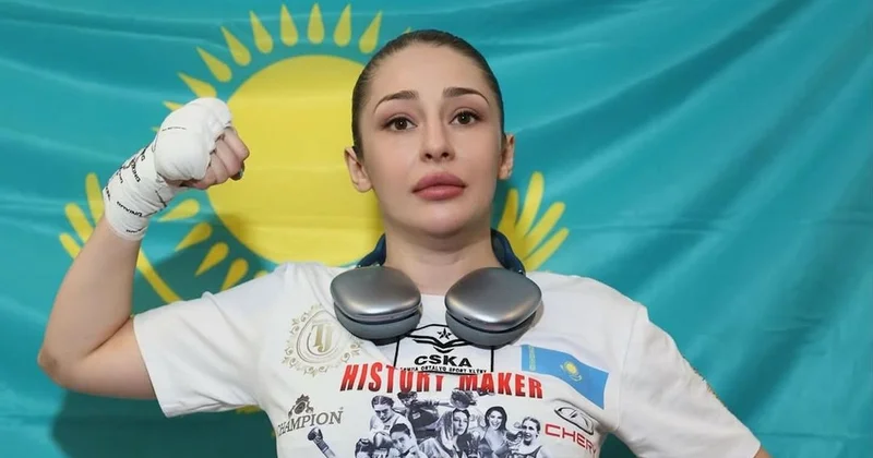 Лукас сделала заявление после победы нокаутом и упомянула Токаева