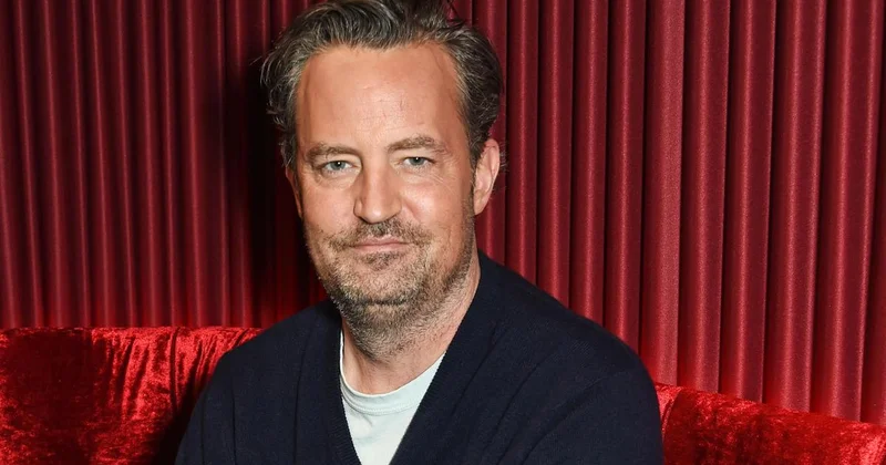 Смерть звезды сериала Друзья Мэттью Перри: врача актера отправили в тюрьму