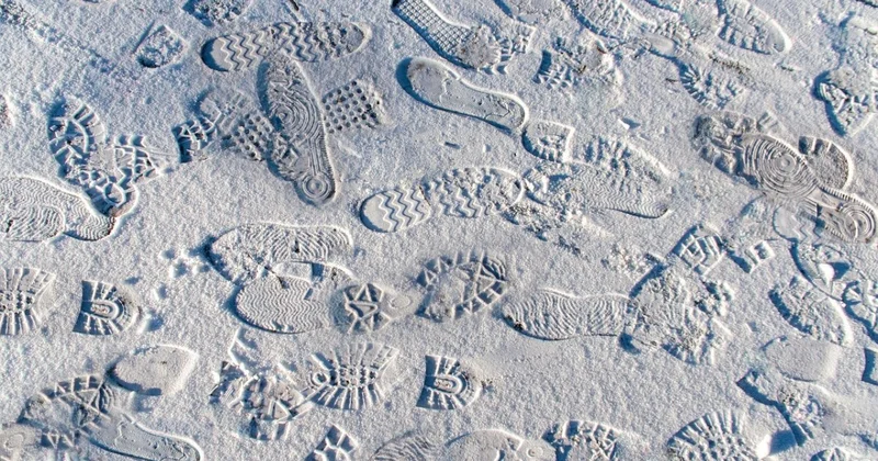 Сильные снегопады и гололед придут в Казахстан