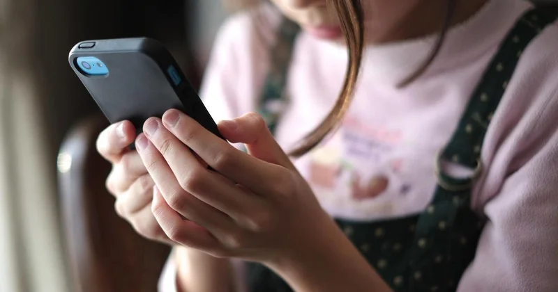 Закон о запрете соцсетей для детей младше 16 лет вынесли на обсуждение в Казахстане