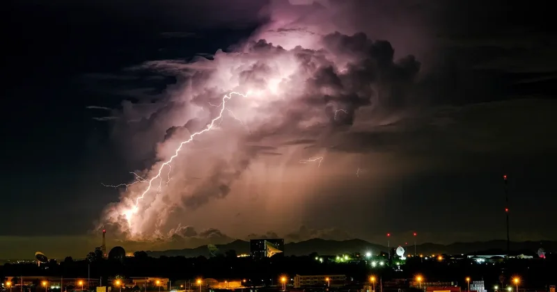 Девять человек погибли от удара молнии в Руанде