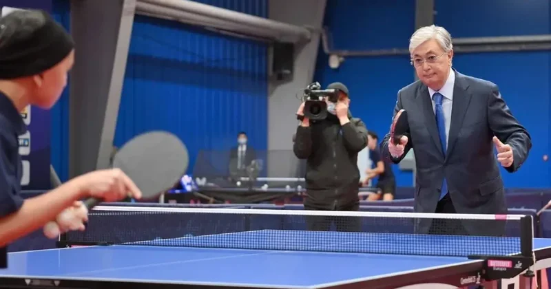 Йогамен шұғылданамын, үстел теннисін ойнаймын. Президент денсаулығына қатысты сауалға жауап берді