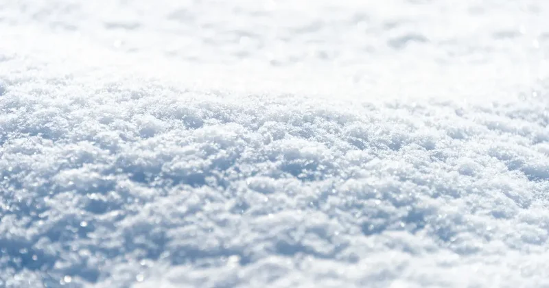 Снегопады, метели и гололёд ожидаются в Казахстане