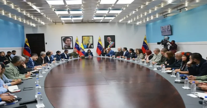 События в Венесуэле: и.о. президента провела первое совещание, Трамп грозит новыми ударами, ЕС сделал заявление