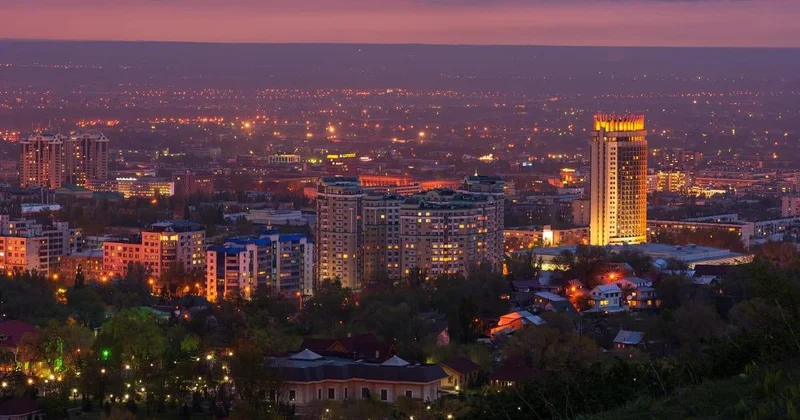 Токаев поручил акиму превратить Алматы в город, который никогда не спит