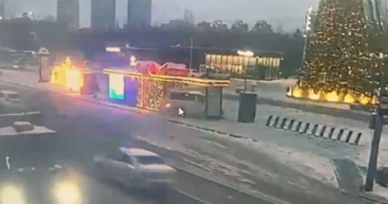 Водитель Toyota Alphard перепутал педали: ДТП произошло в Центральном парке Астаны (видео)