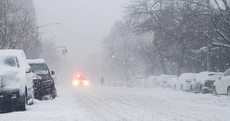 Опять метель: на Астану надвигаются снег и сильный ветер