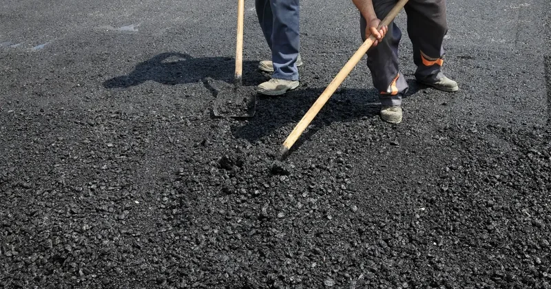 Получил перелом позвоночника из за горы щебня на дороге: водитель отсудил 11 млн тенге в Костанайской области