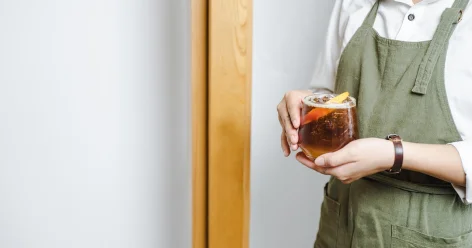 15% за обслуживание в кафе признали незаконными в Кыргызстане