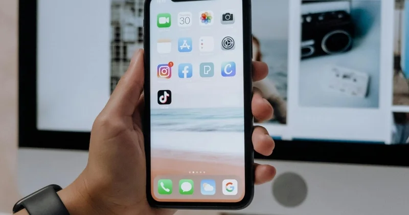 Кеңсе тілі қазақша болмай іс оңбайды : Қарин әлеуметтік желідегі ұрандарға жауап берді