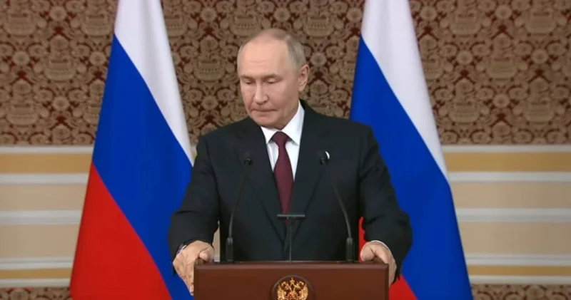 Путин ең жақын серіктерінің бірімен қоштасты