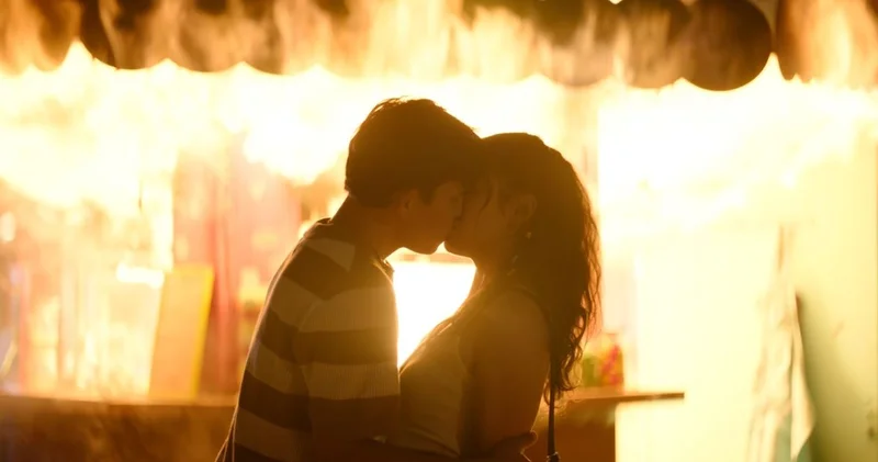 Здесь в воздухе любовь витает...