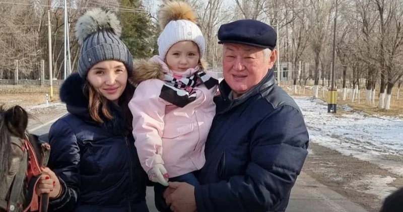 Мен 70 ке келдім... Бәрін білемін деуші едім : Бердібек Сапарбаевтың келіні қайын атасы жайлы ел естімеген жайтты айтты