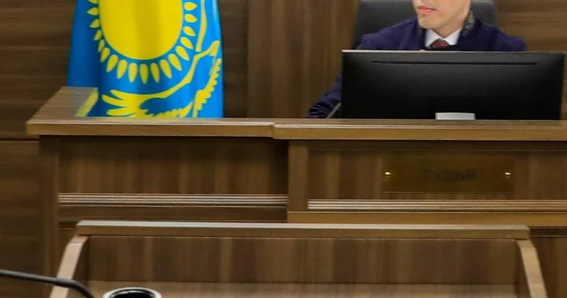 Жетісуда жүк көліктерін заңсыз тіркеп отырған мамандандырылған ХҚО қызметкерлері сотталды