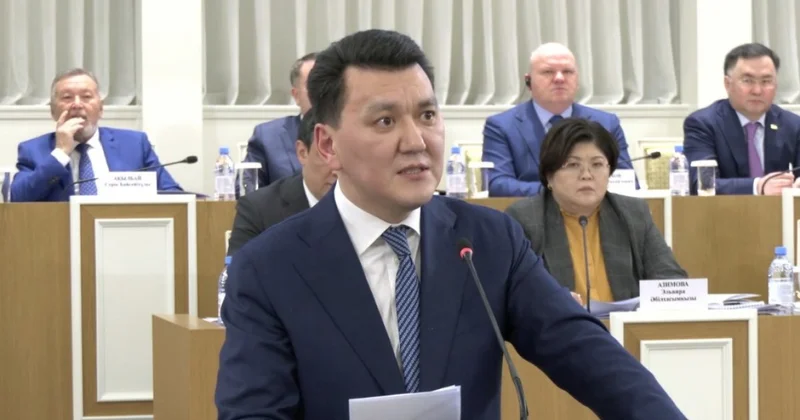 Разница колоссальная Государственный советник о различиях между действующей Конституцией и новым Основным законом