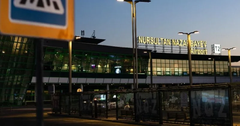 Казахстанка пожаловалась на мужчин, читавших намаз в комнате матери и ребенка в аэропорту Астаны