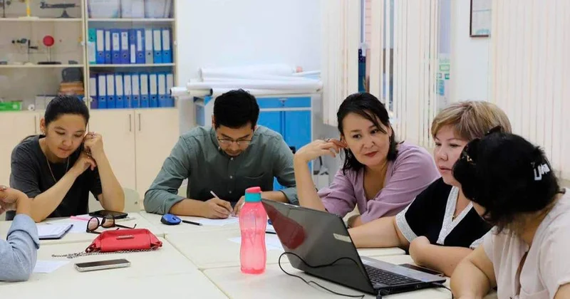 Ауыл мектебінің педагогтері директор болудан неге қашқақтайды