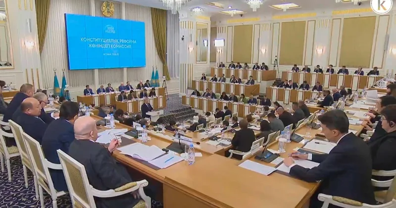 Комиссия жаңа Конституция туралы ұсыныстардың қалай ескерілгені туралы есеп береді