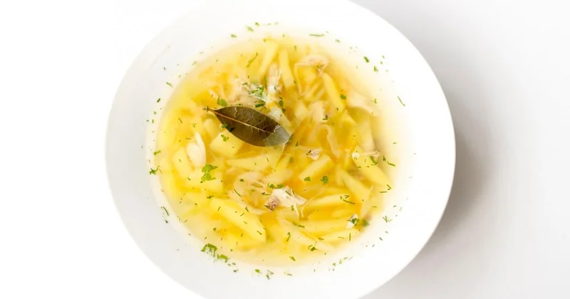 Суп с тухлой рыбой: пациенты больницы СКО возмущены питанием