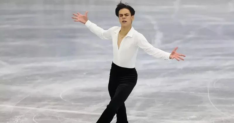 Артур Смағұлов жасөспірімдер арасындағы әлем чемпионатында қысқа бағдарламада өнер көрсетті