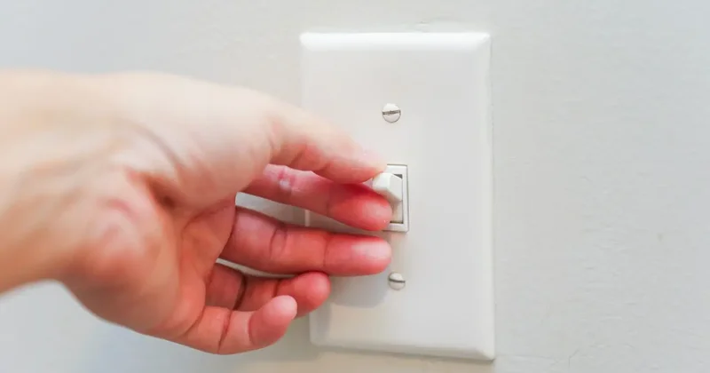 Не менее 20 тысяч тенге: сельчане Алматинской области жалуются за высокие счета за свет